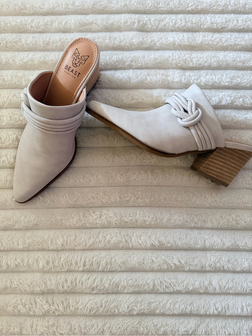 NEW! BEAST FASHION Women's Pointed Knot-Detail Mules - Ivory | Size 7.5
